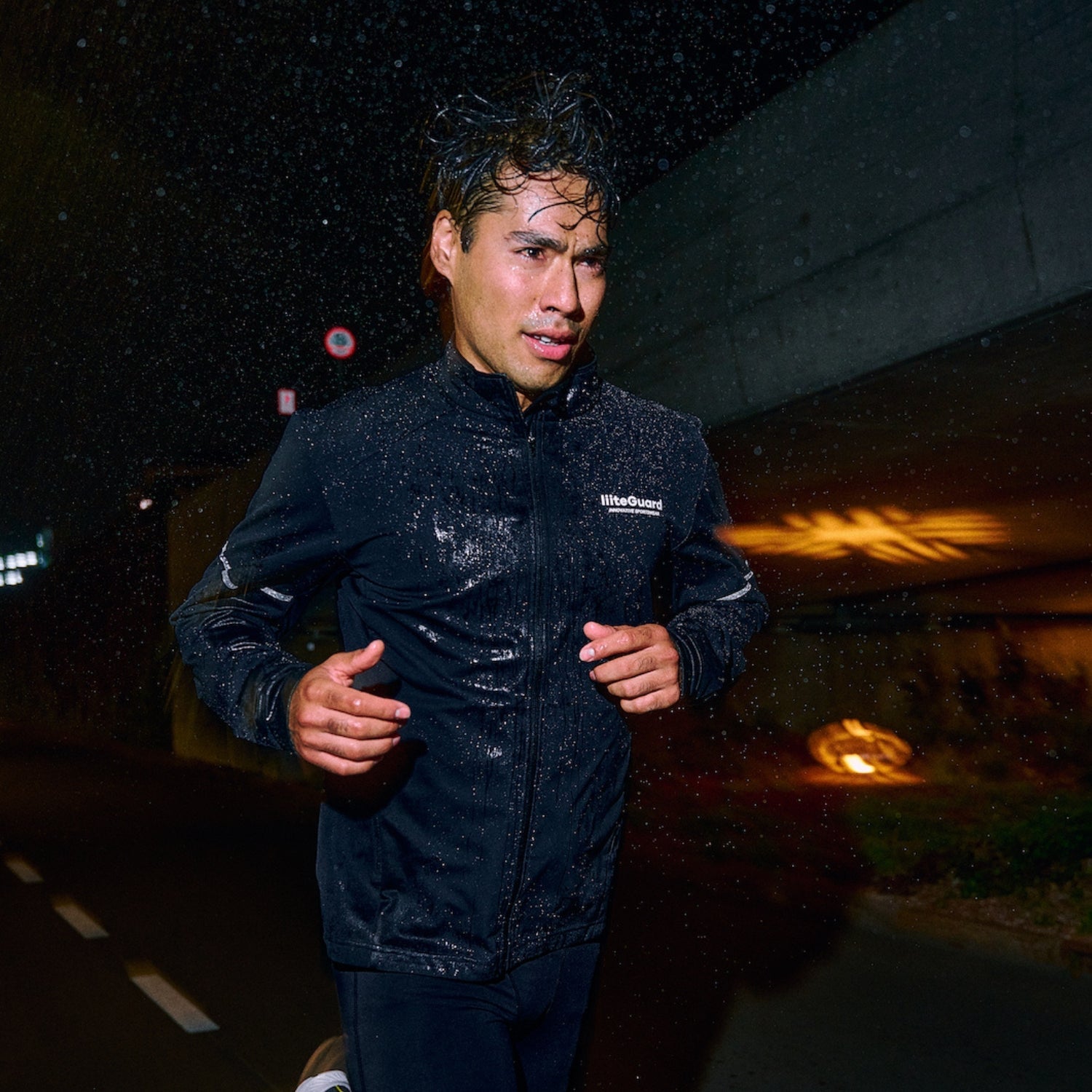 MEN'S RUNNING JACKETS