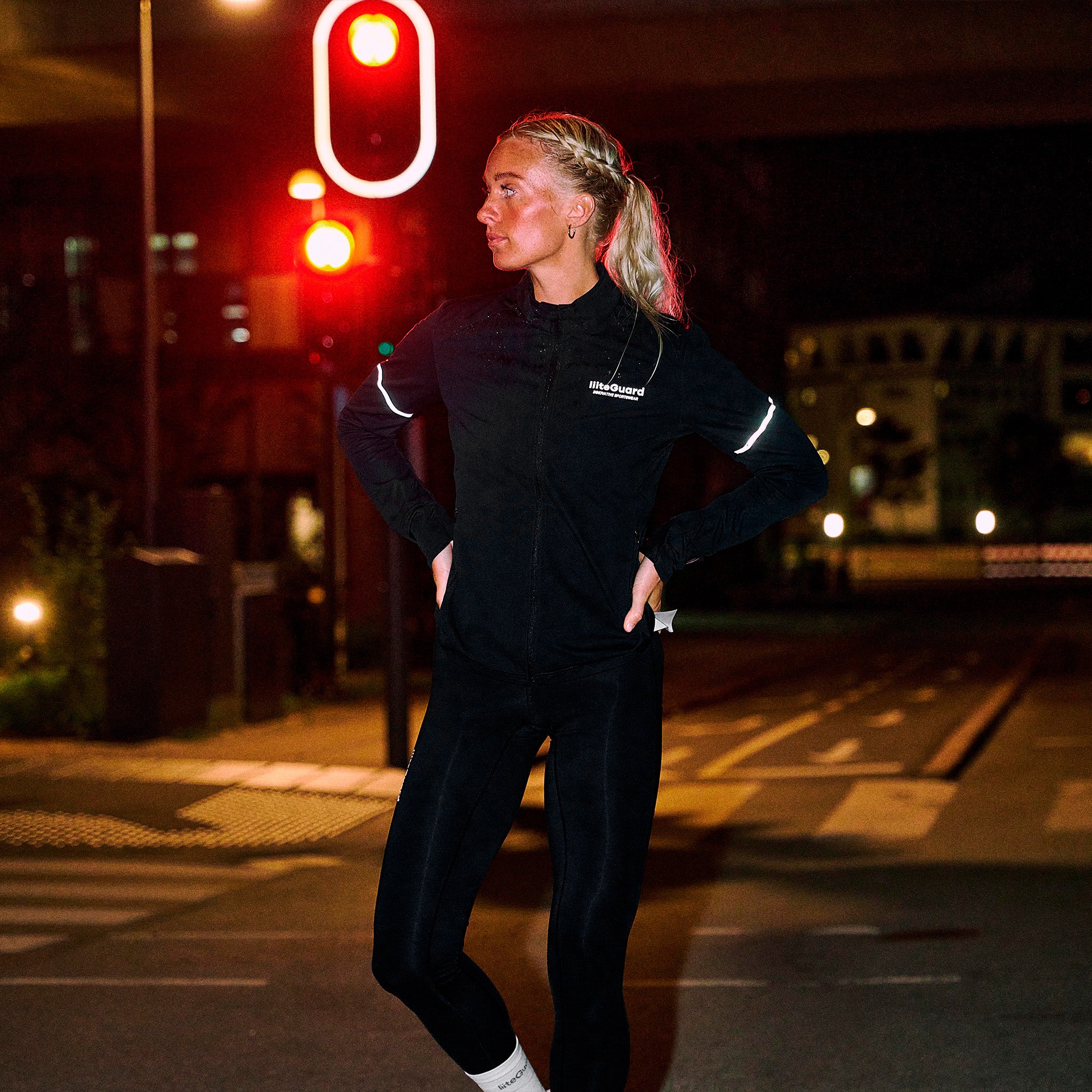 liiteGuard HYDRO-TECH RUNNING JACKET (WOMEN) Jacket BLACK