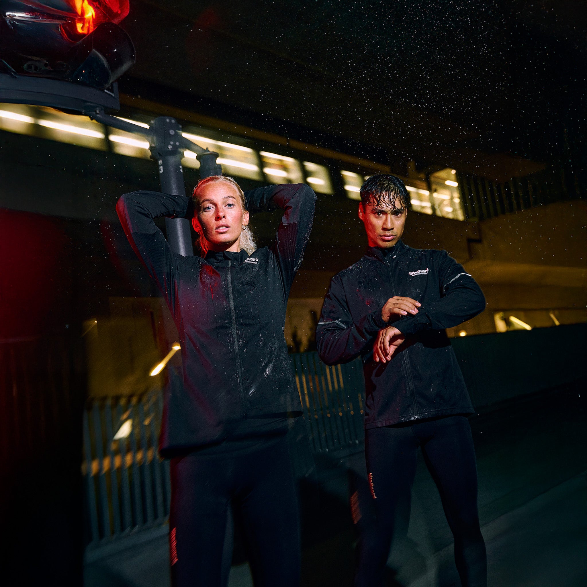 liiteGuard HYDRO-TECH RUNNING JACKET (WOMEN) Jacket BLACK