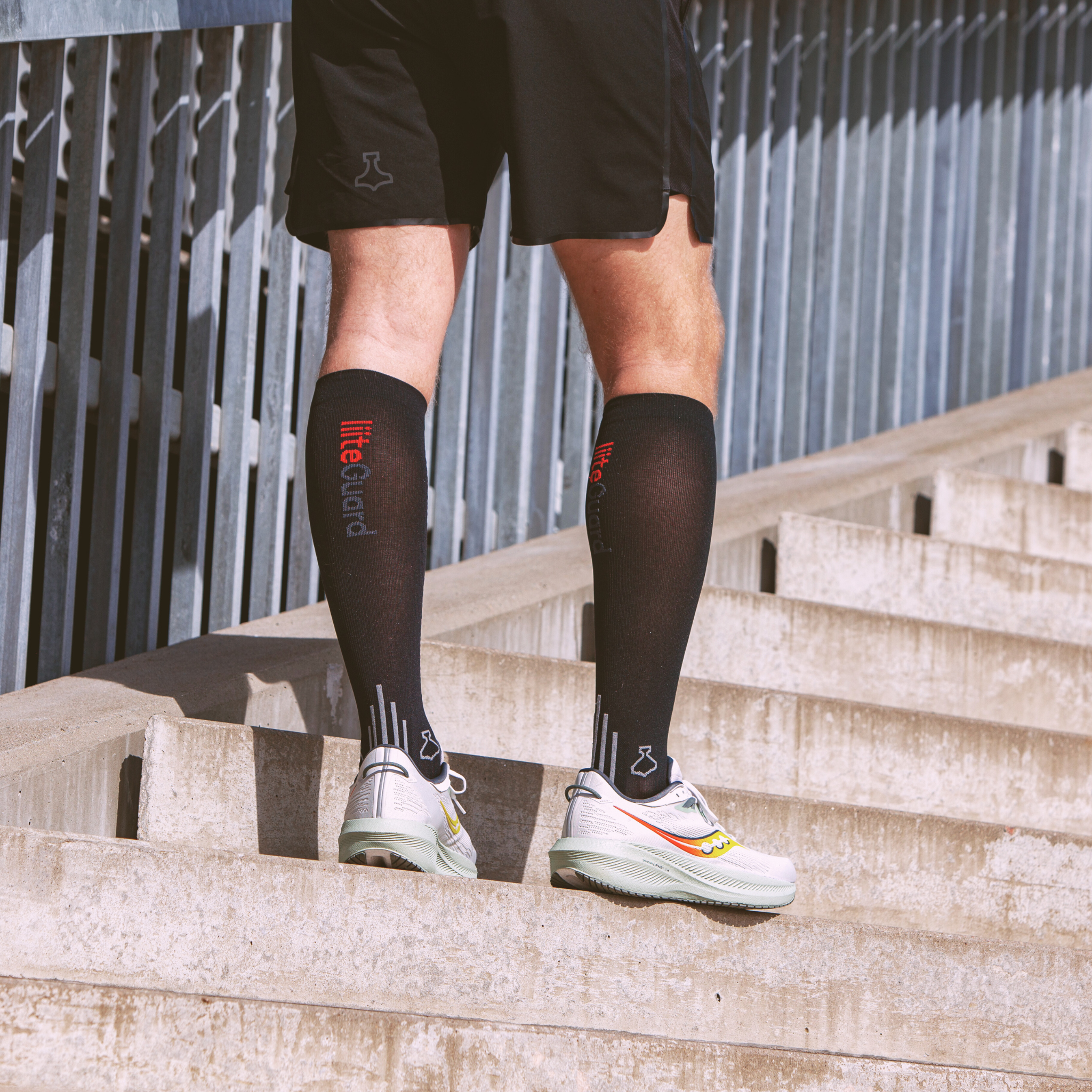 liiteGuard SHIN-TECH GRIP RUNNING SOCK Long socks BLACK