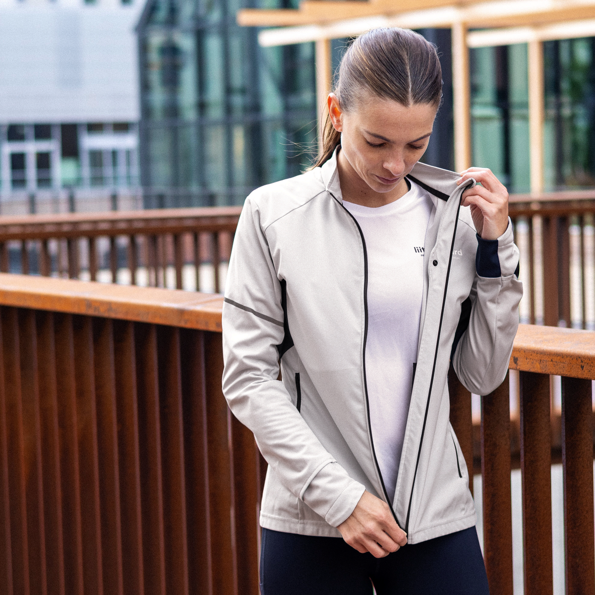 liiteGuard HYDRO-TECH RUNNING JACKET (WOMEN) Jacket Light Grey