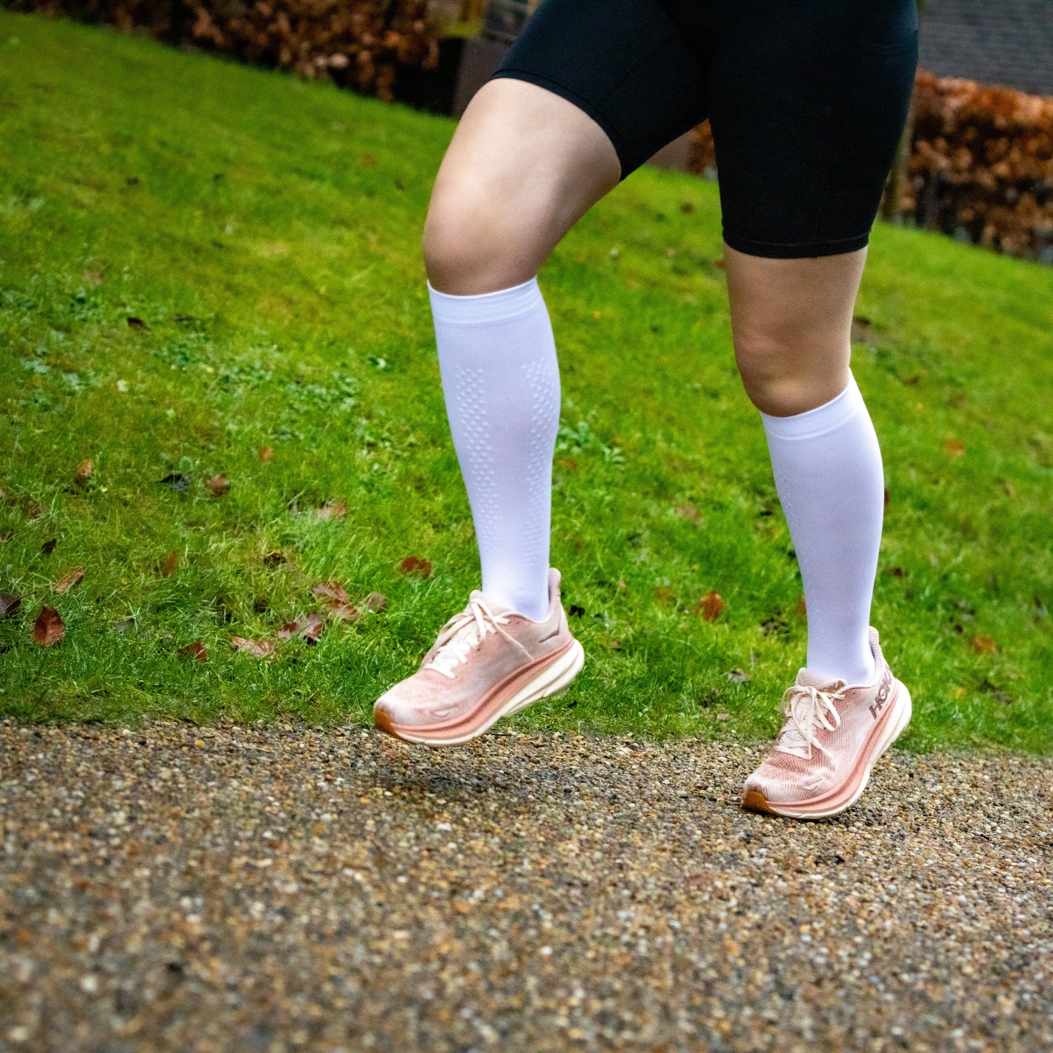 liiteGuard SHIN-TECH LIGHT RUNNING SOCK Long socks WHITE